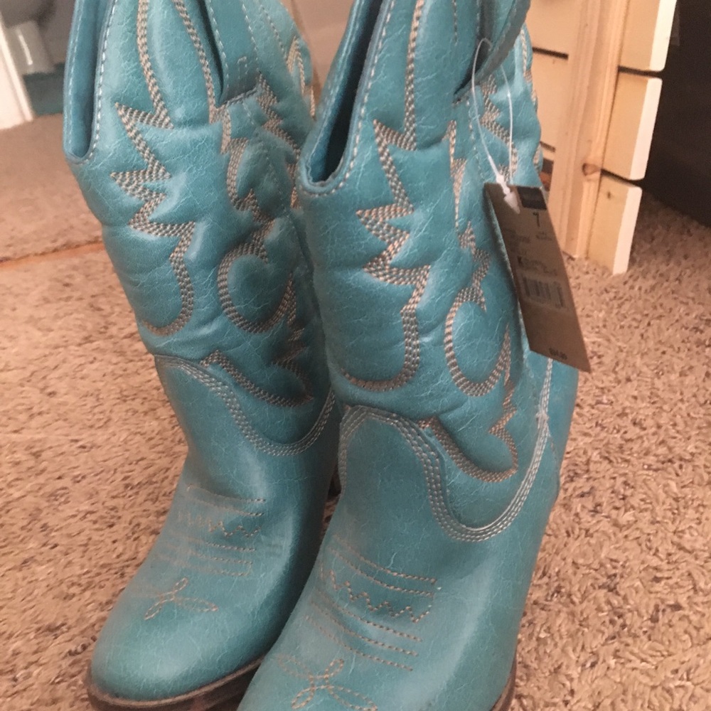 Light Blue/Turquoise Cowboy Boots